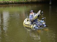 Ernst-Jan met zijn nieuwe bellyboot PR, een snoek van 90 cm