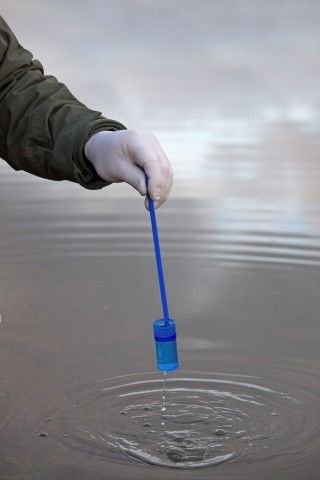 DNA-monsters uit het water halen