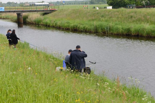 De witvis wedstrijd aan de Nieuwe Wetering bij Sluis 1