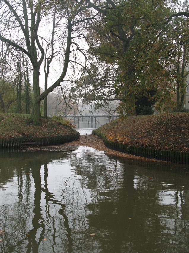 eilandje_stadsgracht_bij_voormalig_gouvernementsgebouw